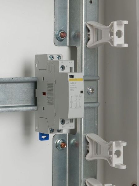 Контактор модульный КМ20-20М AC KARAT IEK MKK11-20-20