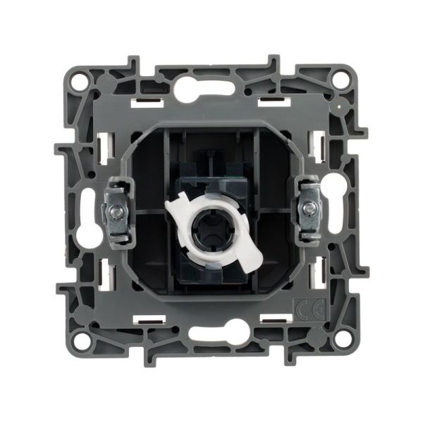 Розетка компьютерная 1-м СП Etika RJ45 кат.5E UTP механизм бел. IEK 672241