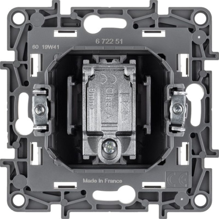 Розетка телевизионная TV СП Etika 2дБ 0-2400МГц с топологией "звезда" механизм бел. IEK 672251