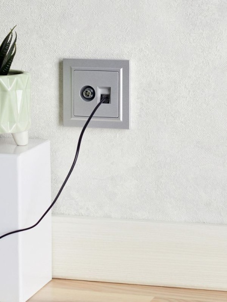 Розетка компьютерная + телевизионная 2-м Brite РТВ/РК12-БрА RJ45 кат.5E + TV механизм алюм. IEK BR-AK20-1-K47