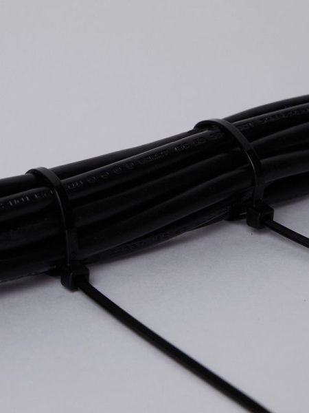 Хомут кабельный 3.6х150 нейл. черн. (уп.100шт) IEK UHH32-D036-150-100