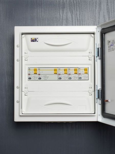 Выключатель дифференциального тока (УЗО) 4п 16А 30мА тип AC ВД1-63 KARAT IEK MDV10-4-016-030