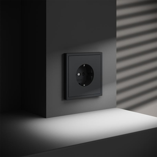 Розетка 1-м СП S70 16А с заземл. защ. шторки механизм графит Voltum VLS040207