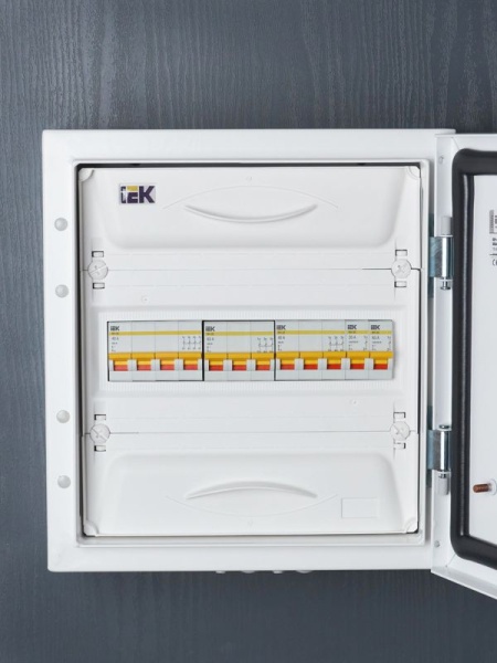 Выключатель нагрузки (мини-рубильник) 3п 63А ВН-32 KARAT IEK MNV10-3-063