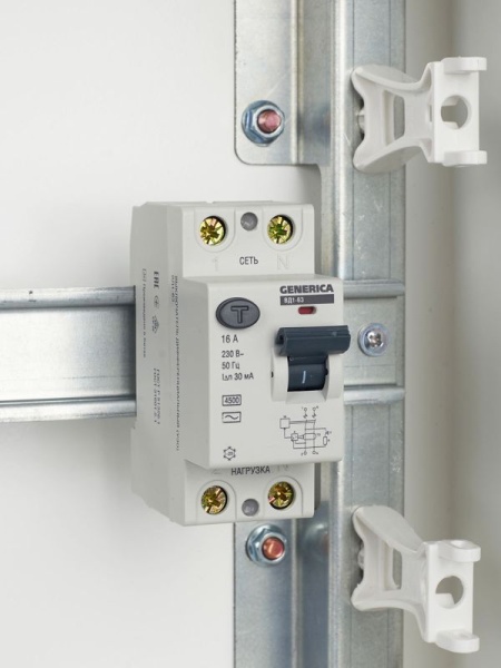 Выключатель дифференциального тока (УЗО) 2п 16А 30мА тип AC ВД1-63 GENERICA MDV15-2-016-030