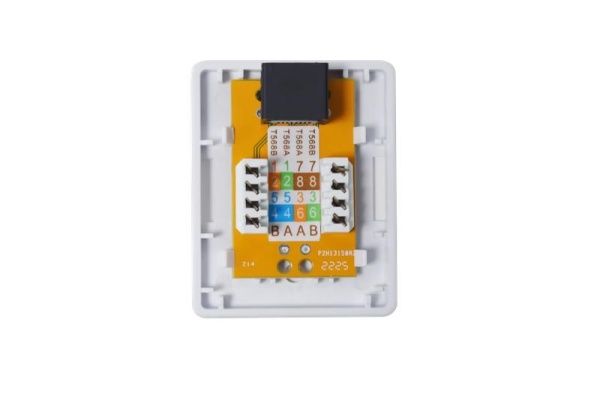 Розетка компьютерная 8P8C (RJ-45) кат.5E UTP 1 порт TOKOV ELECTRIC TKE-SMB-8P8C-1P-UTP