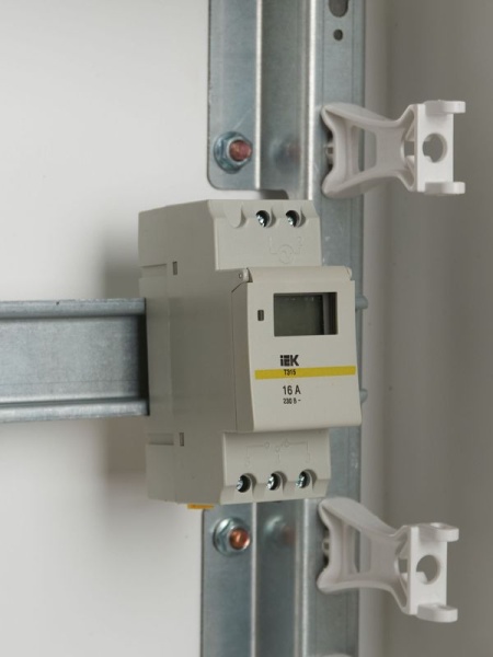 Таймер цифровой ТЭ15 16А 230В на DIN-рейку KARAT IEK MTA10-16