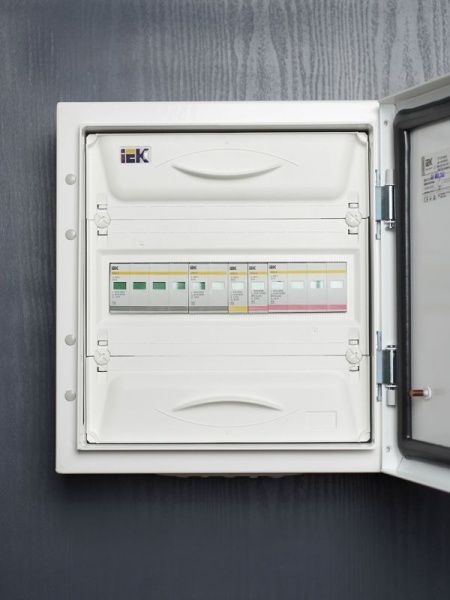 Ограничитель перенапряжения ОПС1-D 1P KARAT IEK MOP20-1-D