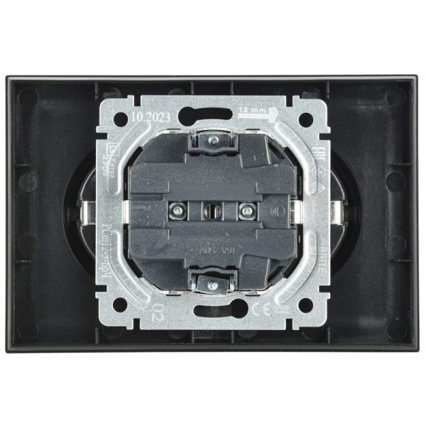 Розетка 2-м СП BRITE РС12-3-БрЧ 16А в сборе с заземл. без защ. шторок черн. IEK BR-R21-16-K02-F