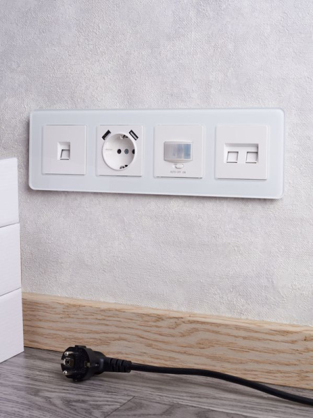 Датчик движения BRITE ДС10-1-БрБ механизм бел. IEK BR-MS10-N-150-05-K01