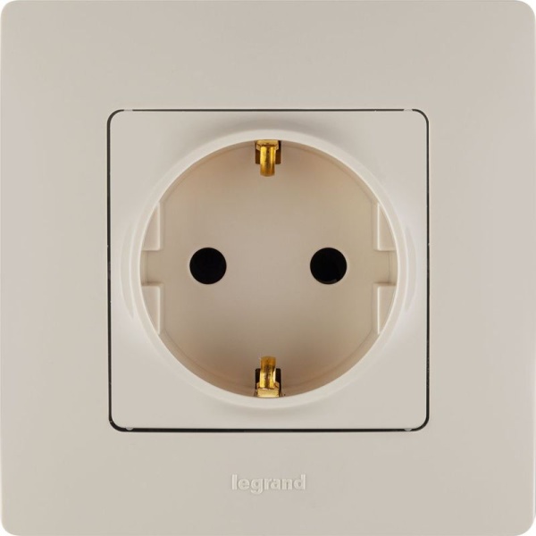 Розетка 1-м СП Etika 16А IP20 250В 2P+E с заземл. немецк. стандарт винтов. клеммы механизм сл. кость IEK 672321